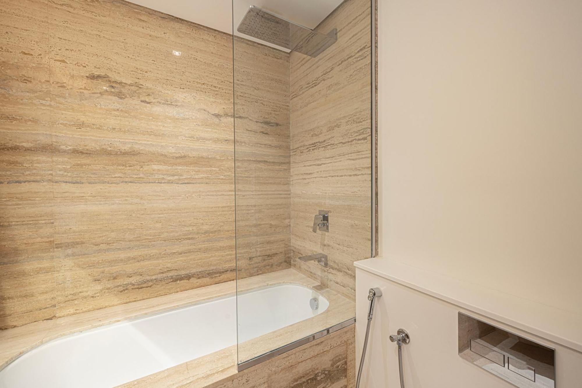 Outstanding New With 2 Double Beds,in Downtown *