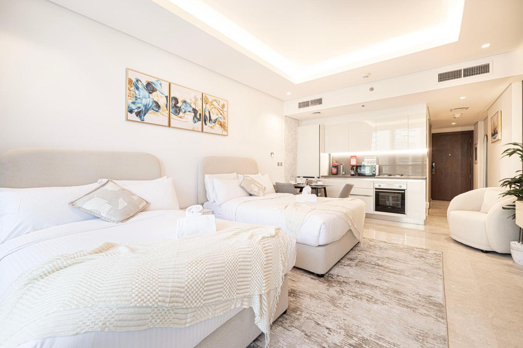Outstanding New With 2 Double Beds,in Downtown *